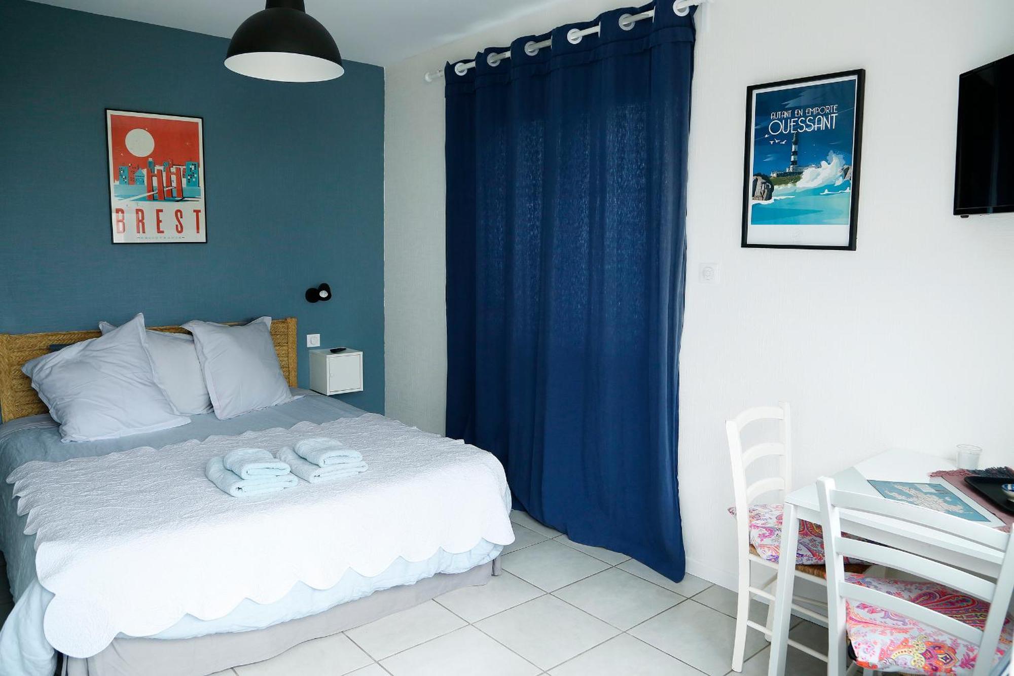 Bed and Breakfast L'Atelier De Mezareun Ushant Экстерьер фото