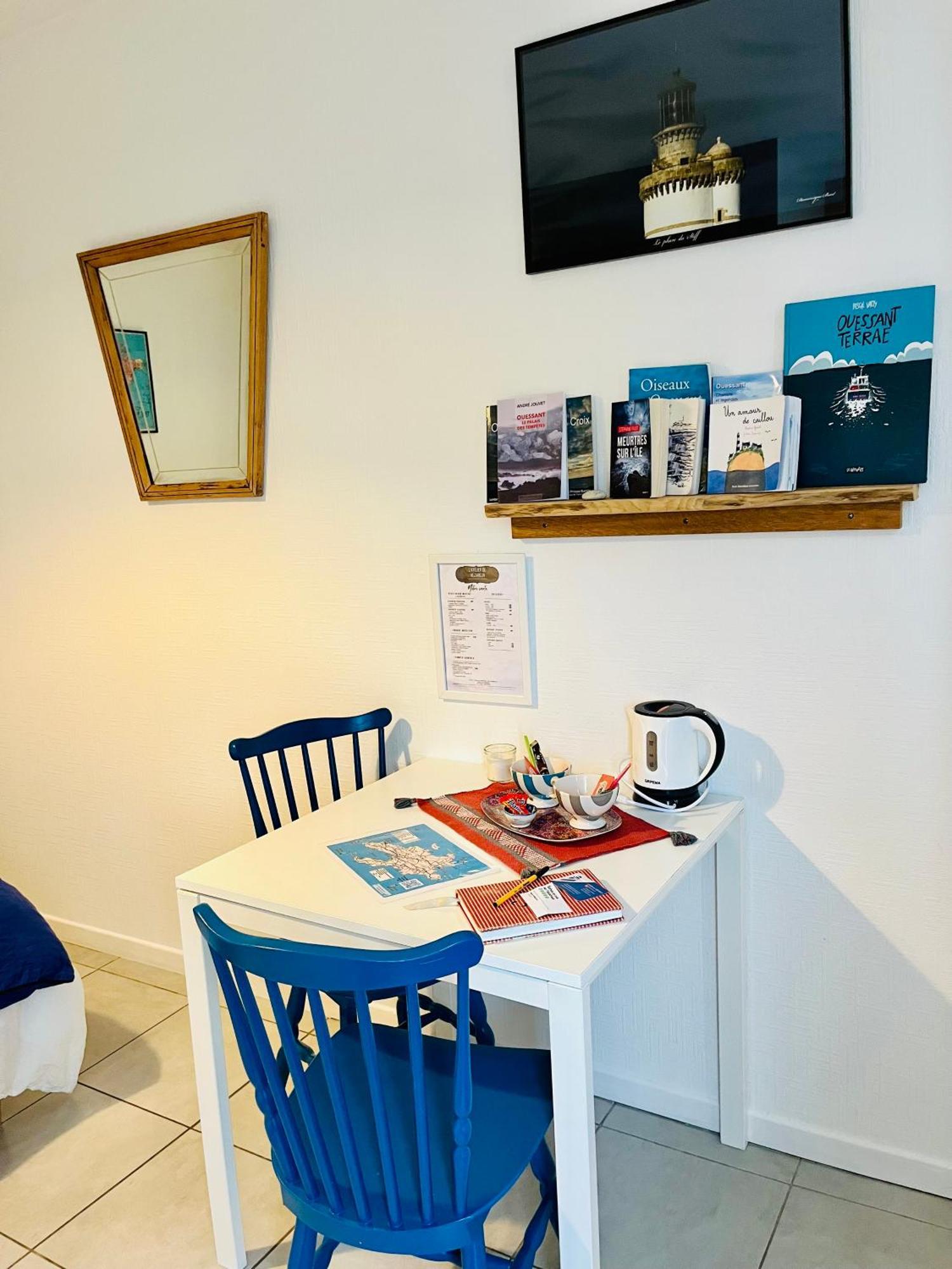 Bed and Breakfast L'Atelier De Mezareun Ushant Экстерьер фото