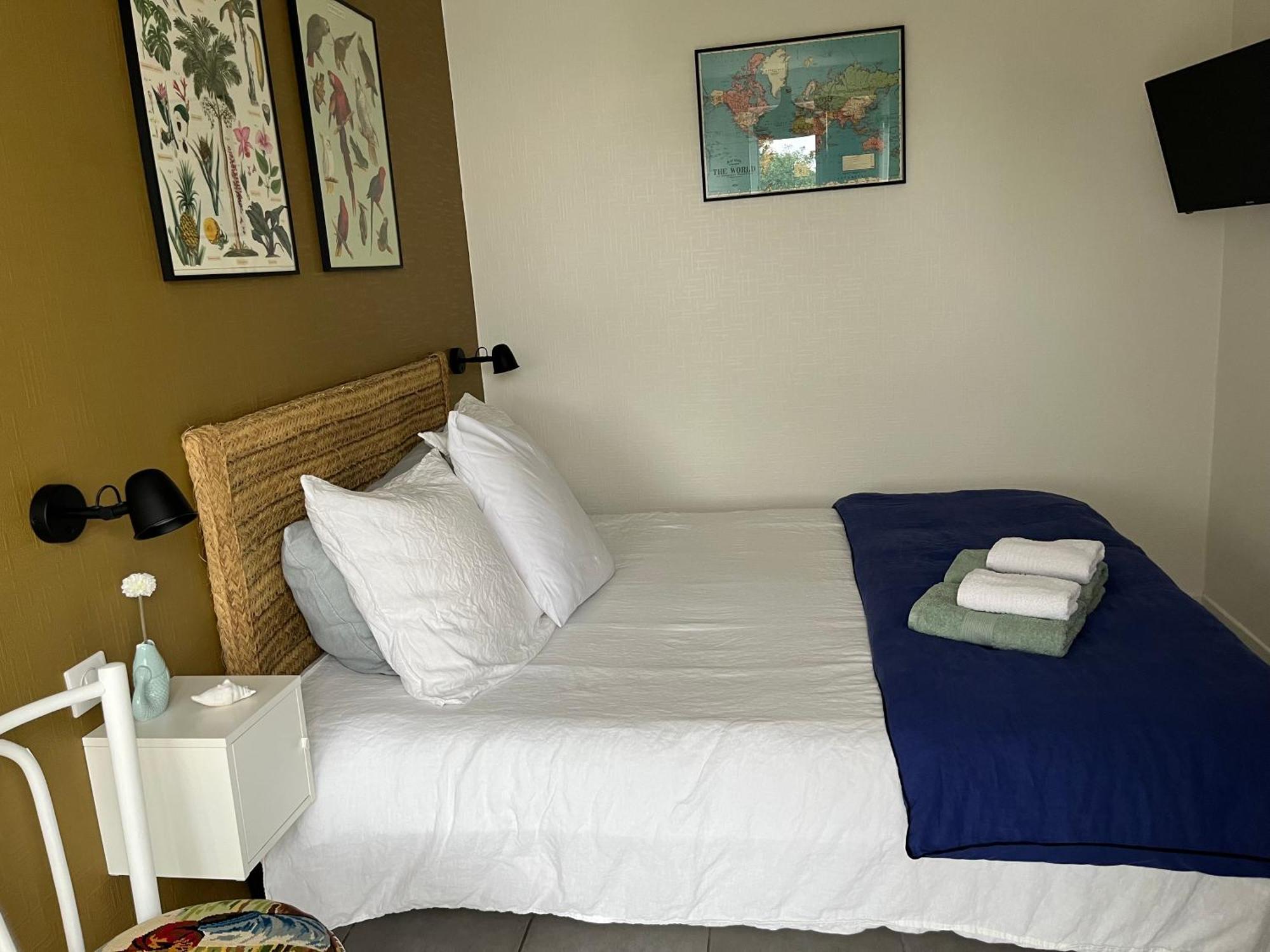 Bed and Breakfast L'Atelier De Mezareun Ushant Экстерьер фото