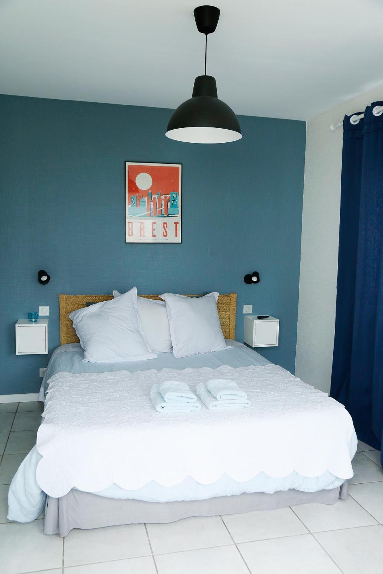 Bed and Breakfast L'Atelier De Mezareun Ushant Экстерьер фото